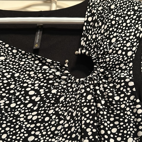 Light not lined, loose fit , fancy front cutout - Picture 2 of 2